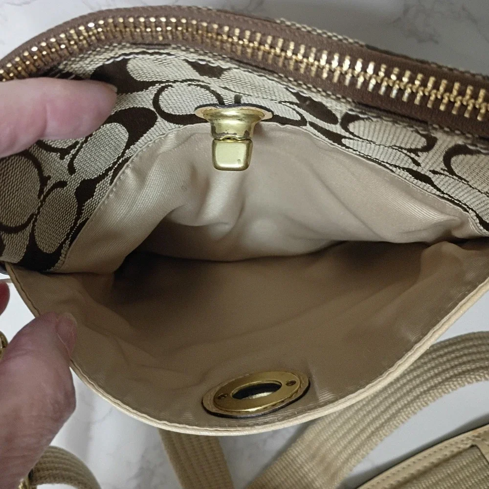 COACH Hampton Vintage Signature Swingpack Crossbody Bag - EUC